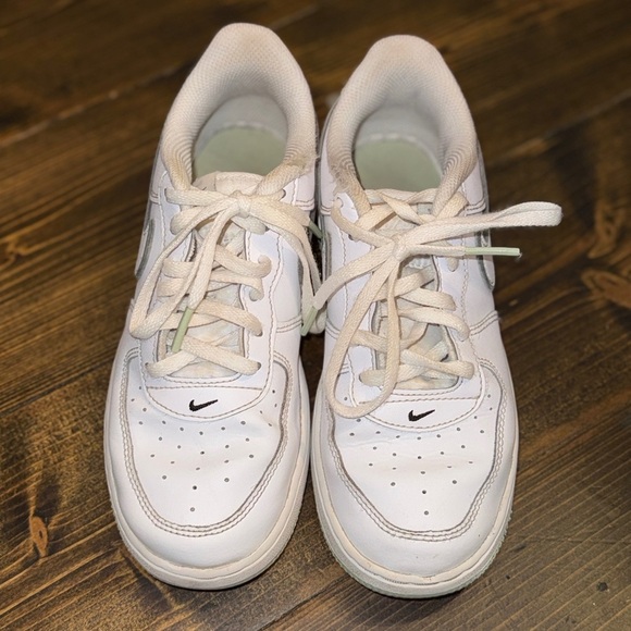 Nike Air Force Sneakers 1 '07 Honeydew Kids Size 2.5 Y - Picture 2 of 5